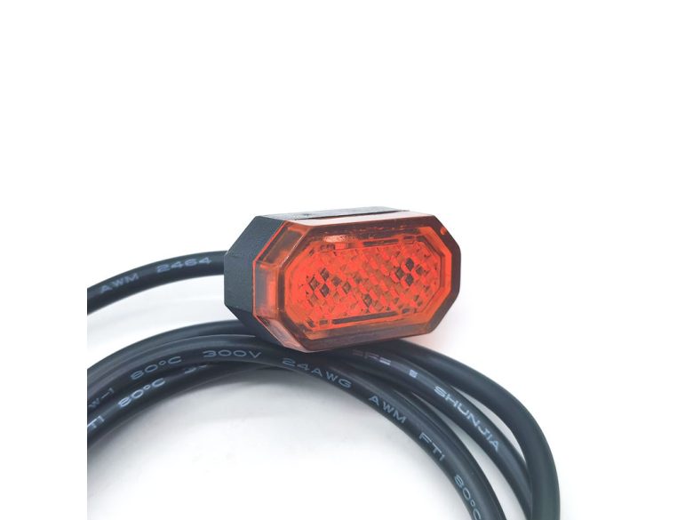 Xiaomi klón hátsó lámpa 4 csavaros hátsó sárvédőhöz