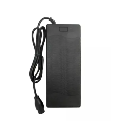 Kaabo mantis x töltő 54,6V 2 A
