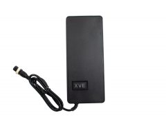   XVE gyorstöltő 60V Li-ion akkumulátorhoz (67,2V 3,5A) GX16-3