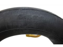 8,5x2 belső gumi (135x45 fokos szeleppel)