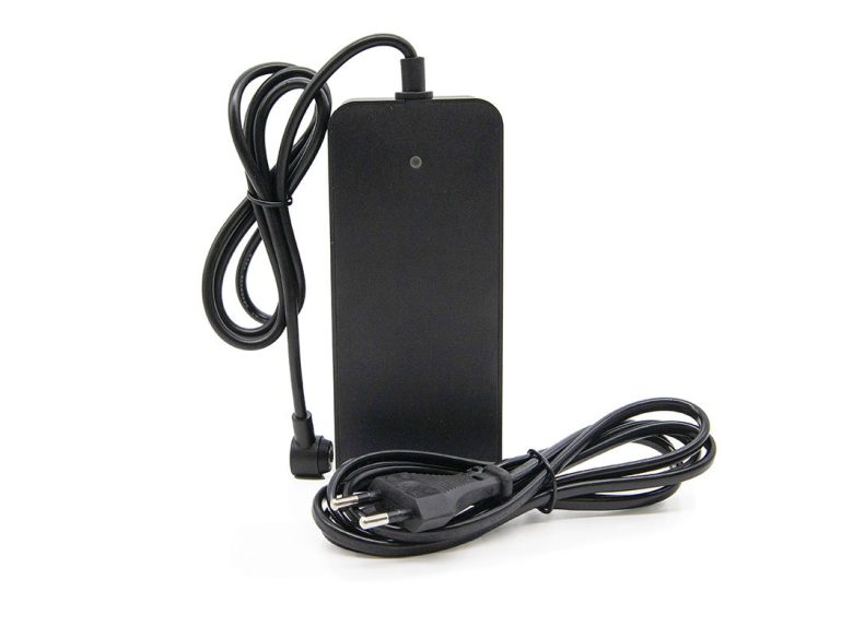 Töltő 36V Li-ion akkumulátorhoz (utángyártott) Xiaomi 4 Pro-hoz (41V 2A)