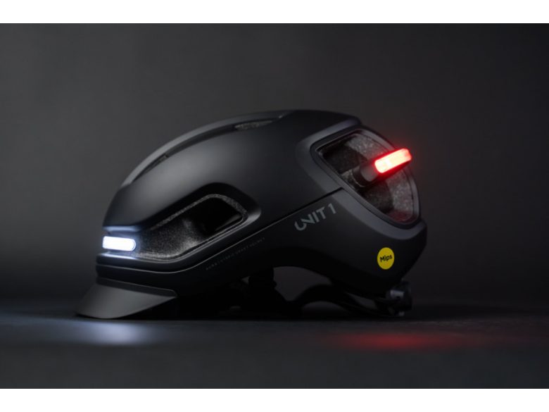 Aura Blackbird "S" Fekete
