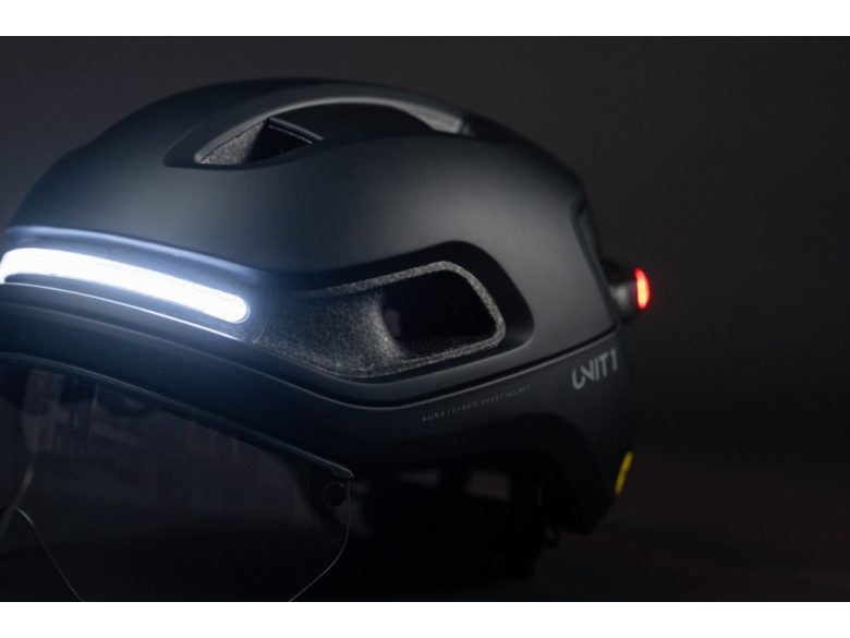 Aura Blackbird "S" Fekete
