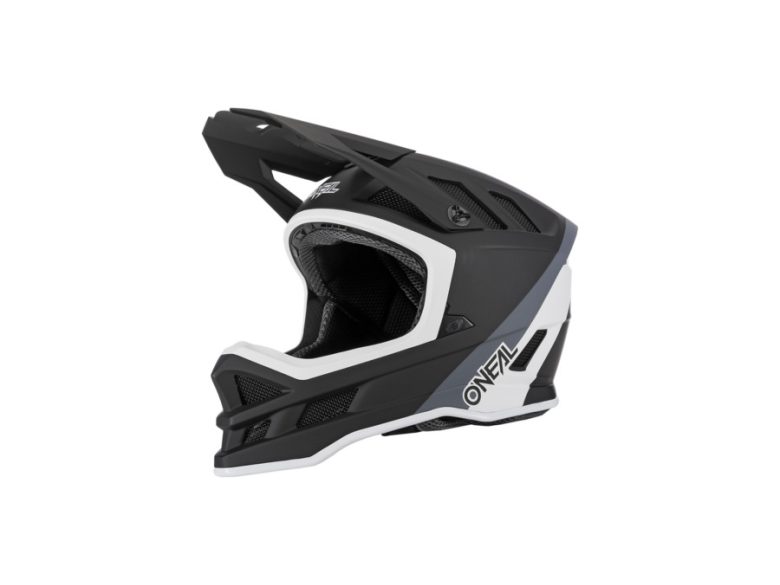 ONEAL Blade Hyperlite Charger sisak fekete-fehér