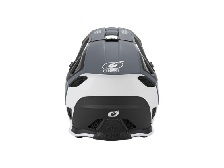 ONEAL Blade Hyperlite Charger sisak fekete-fehér